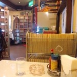 レストランゆざわ - 内部も気軽な喫茶店の雰囲気