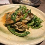 菜っぱ - 牡蠣と春菊の炒め物