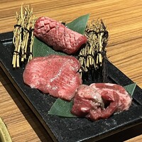中目黒焼肉 登牛門 - 