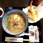 西尾八ツ橋の里 - 山椒鶏みそうどん（左）　天ぷら単品（右）