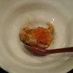 鮨 波やし - ［３回目］イクラと鯛と納豆の和え物を海苔に巻いて…