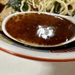 蜂屋 - 蜂屋の代名詞。黒っぽいスープ。