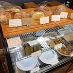 TRAIL BAKERY&BAKE SHOP - 残ったパンはこれだけ(^◇^;)