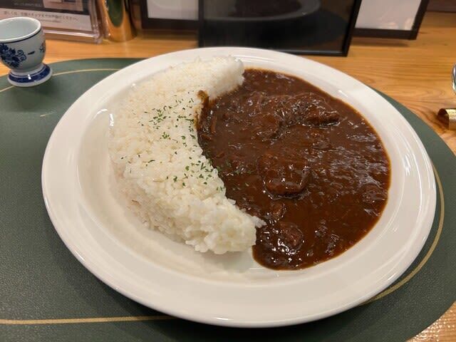 此処では長崎県五島列島のブランド牛を使ったハヤシライスを頂く