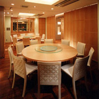 全70席。個室も三部屋ご用意。貸し切り対応可。
