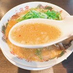 来来亭 - こってりラーメン(スープリフト)