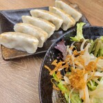 肉汁餃子のダンダダン 大阪駅前第二ビル店 - 