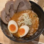 Tsukemenya Yasubee - 辛味噌つけ麺　味玉焼豚トッピング