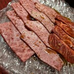 焼肉冷麺 ユッチャン - カルビとハラミ
