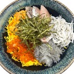 鎌倉海鮮や - 5色丼