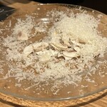 Musasabi - 生マッシュルームのパルミジャーノ・レッジャーノがけ