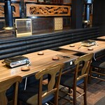にんにく焼肉幸太郎 - 店内テーブル席