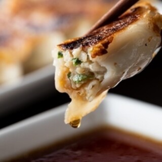 [2-hour all-you-can-eat Gyoza / Dumpling] 2,500 yen! Enjoy our special Gyoza / Dumpling overflowing with gravy.