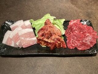 h Yakiniku Suteki Bamban - お肉の3点盛り。はじめの1皿に^o^