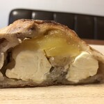 TANI ROKU BAKERY PANENA - クリームチーズのロデ