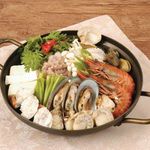 Seafood hotpot (with udon or Ramen)