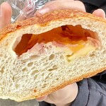 オギノパン - チーズベーコンフランスハーフ