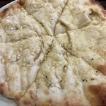 リティス レストラン - ガーリックチーズナン