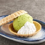 Matcha ice cream Monaka