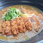 Tsurutontanudonnudoruburassuri - かつカレーうどん 1680円