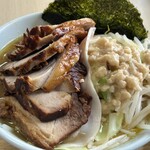 オーロラ食堂 - 裏(熟成鶏豚ラーメン〜ブタ特マシ〜ブタ増量＋4枚　醤油)