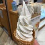 ミルク&パフェ よつ葉ホワイトコージ 新千歳空港店 - 