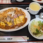 パーラーレストラン モモヤ - tontonナポリタン　930円