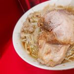 ラーメン二郎 - 小ラーメンでもブタは最強です♪