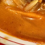 蒙古タンメン中本 - 香辛料の効いた辛味のあるスープ