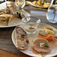 スカイグリルブッフェGOCOCU - わかさぎのエスカベッシュがおいしい！こちらのパンも数種類ありますが、一切れだけ頂きました。めちゃめちゃ美味しいです♪