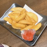 三酉屋 - ガーリックホテトフライ495円