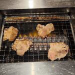 Yakiniku Raiku - バラカルビは薄切りなので、短時間で火が通ります。