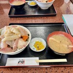 海 - 鳴石丼¥1,980