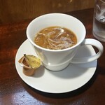 キッチン ブルー グローブ - ミルクを入れて