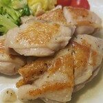 キッチン ブルー グローブ - 鶏もも肉コンフィの更なるアップ