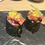 熟成焼肉 あらた - 追加の肉寿司