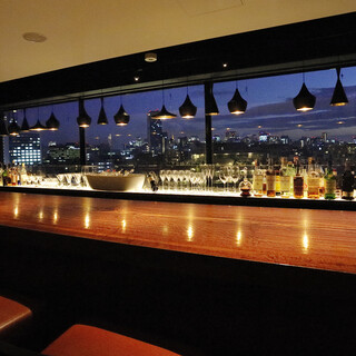 There are also sofa seats with a beautiful night view ◎ Create a private space.