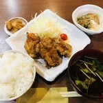 家庭料理居酒屋 よってって - ♪ユーリンチー定食 ¥700