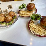 THE BURGER HEARTS - 出揃った