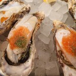 Shrimp&Oyster House - レモンソースとイクラのオイス ターカクテル