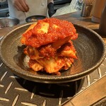 炭火焼ホルモン ぐう - ■ぐう名物浅漬けキムチ　¥680
            とにかく一度食べるべし！
            