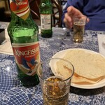 ボンベイパレス  - インドのキングフィッシャービールと付け出しの無料パパド