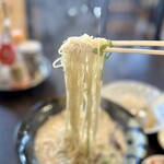 ラーメン 一晋 - ツルツル麺！