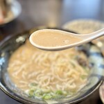 Ramen Isshin - スープは濃厚ながらスッキリ