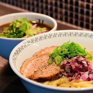 麺とスープが奏でる美味しさ。こだわりの一杯を追求