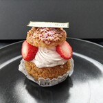 patisserie andbell - いちごシュークリーム