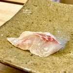 鮨おばな - 先ずは真鯛から　新月の塩で