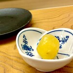 鮨おばな - イエローミミ　群馬産ミニトマトの浅漬け