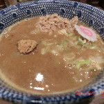 六厘舎 TOKYO 東京ソラマチ店 - 得製つけ麺！汁の中に具がごろごろ