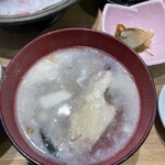 さかな屋食堂ウロコジュウ - あら汁